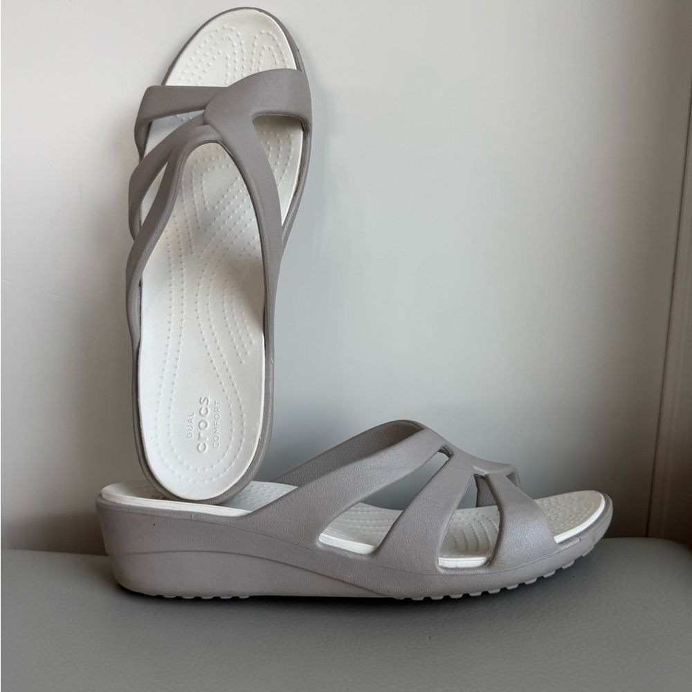 CROCS Sanrah Strappy Wedge Sandals